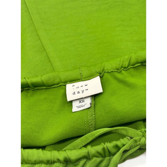 A New Day Women’s Drawstring Waist Utility Shorts With Flap Pockets, green, XS - Picture 5 of 10